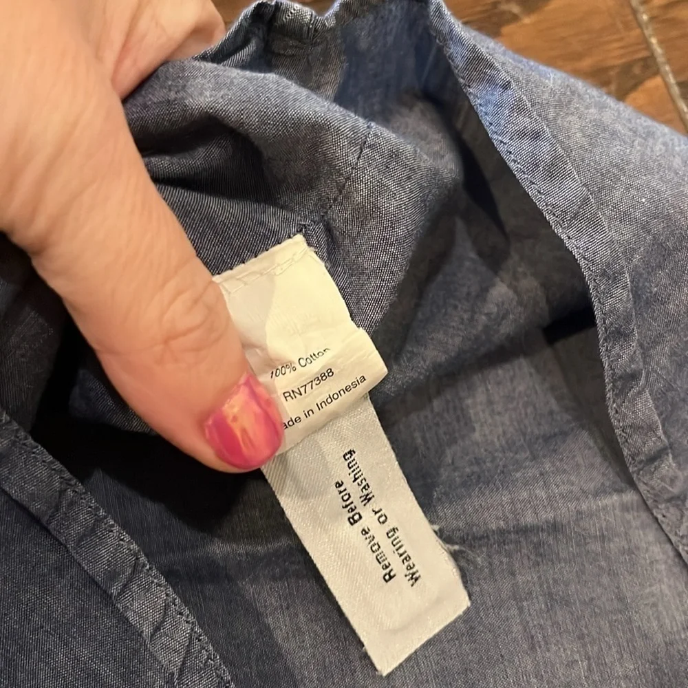 J Crew denim button down, XS 🔵